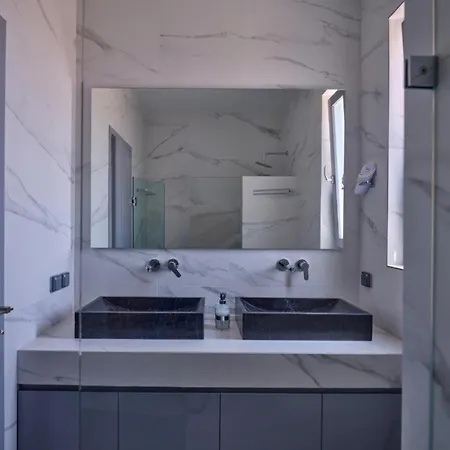 Ramus Paros Isterni (Paros)